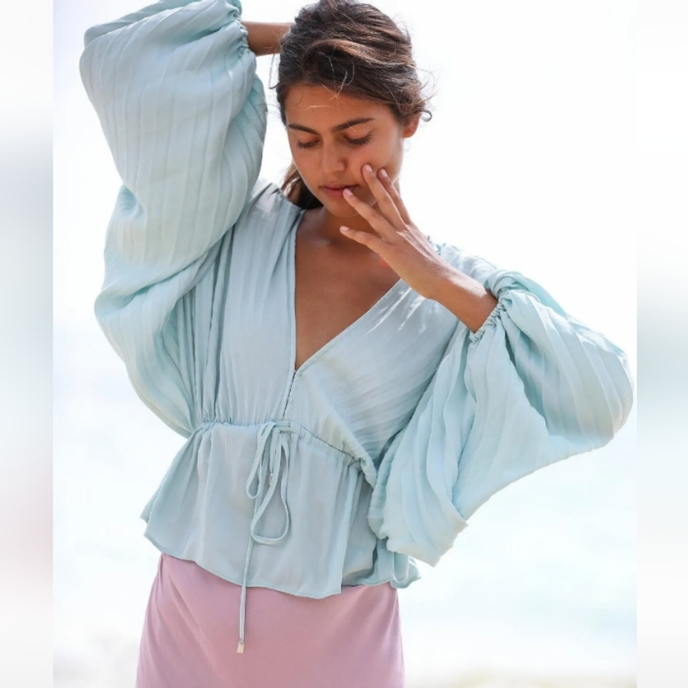 Free People Women's Elouise Self Tie Blouse, Color Sage, Size Medium.